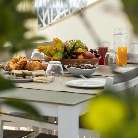 Monteforte & Oda ve Kahvaltı Ugento