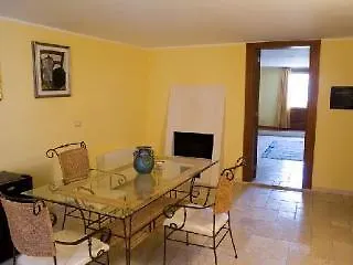 Monteforte & Oda ve Kahvaltı Ugento
